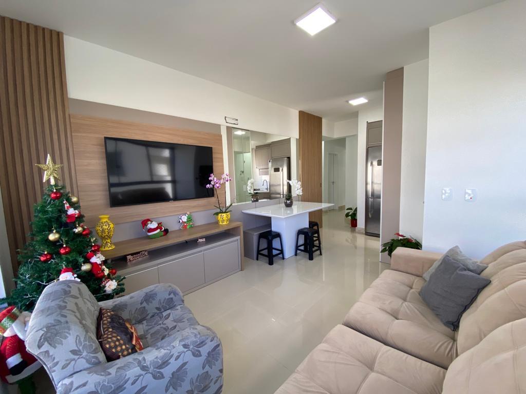 Apartamento 3 D  frente praça